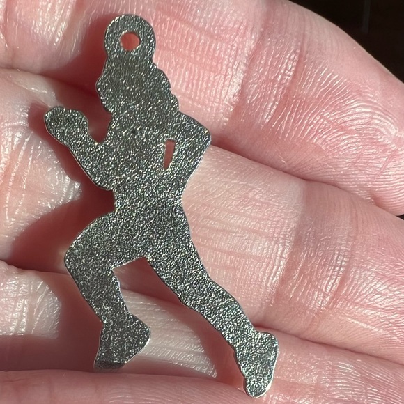 Runner Charm - Picture 6 of 8